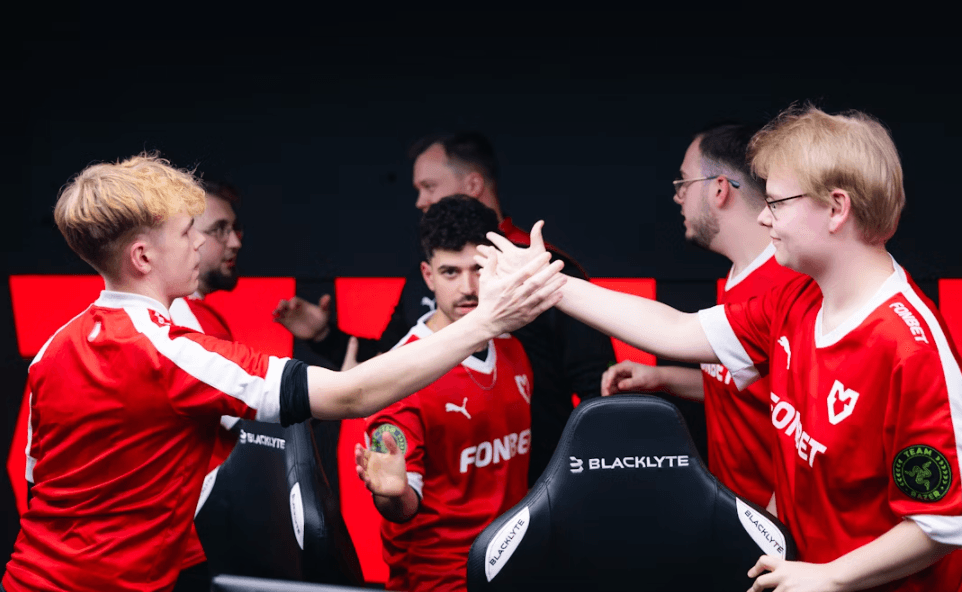 Четвертьфиналы BLAST Open London 2025: MOUZ и G2 обеспечивают себе полуфинал