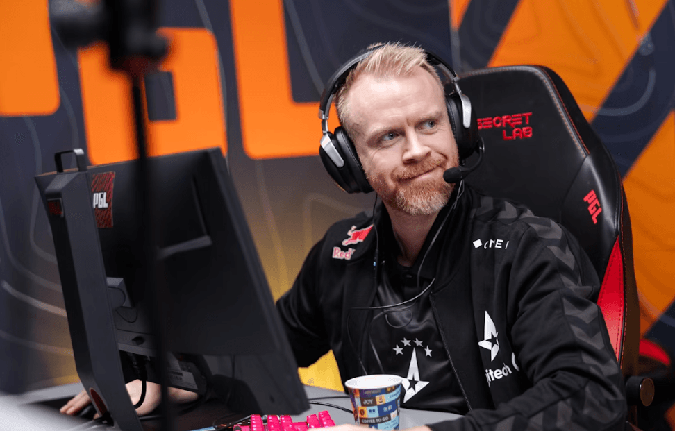 PGL Masters Bucharest 2025: завершён групповой этап — известны участники плей-офф